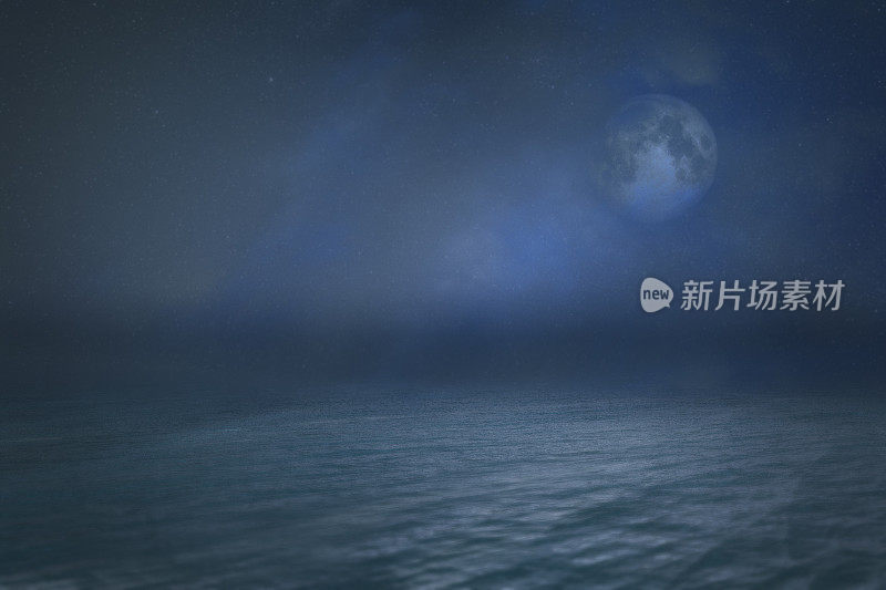 海上乌云之夜的满月