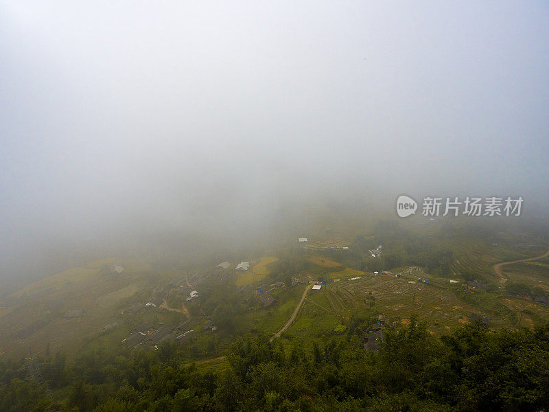 雾笼罩越南沙巴