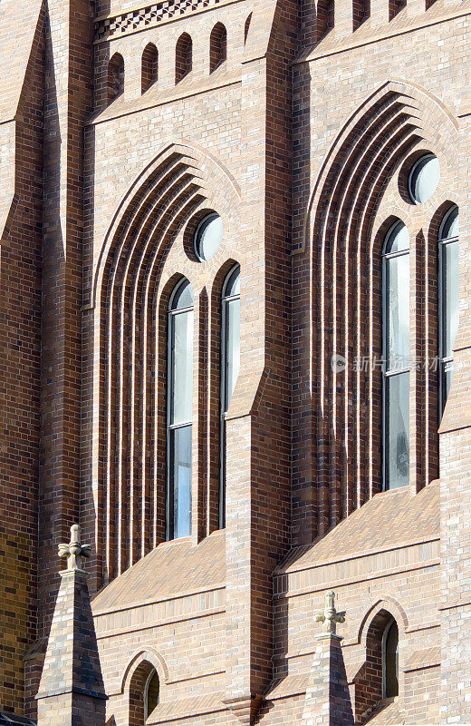 澳大利亚纽卡斯尔大教堂拱形窗的细节