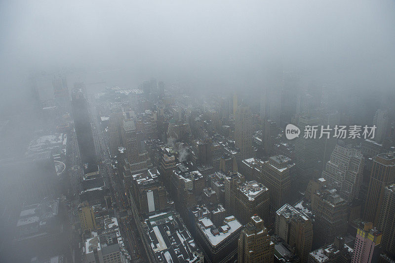 纽约城市景观通过帝国大厦观察点