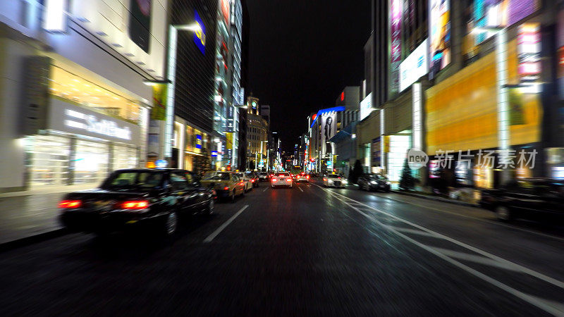 日本东京银座路口夜间交通