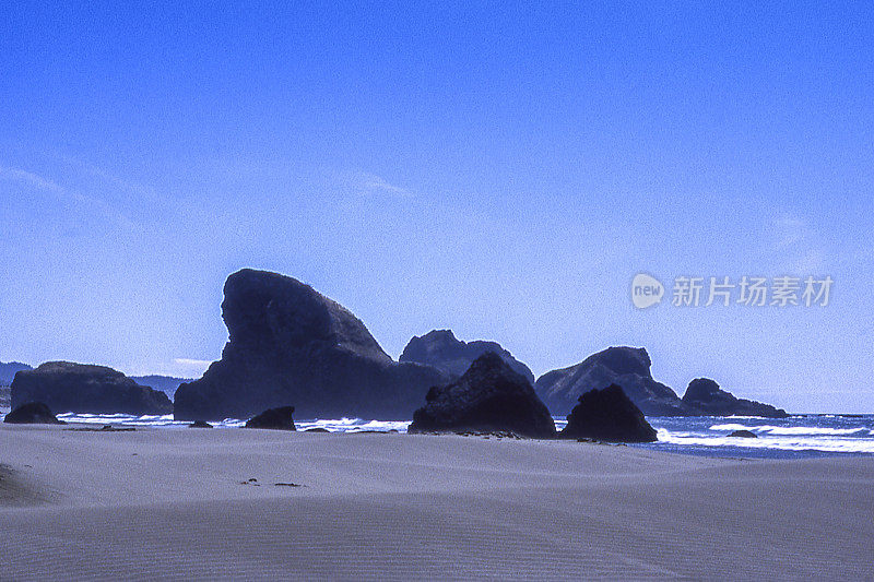 俄勒冈海岸班登海滩上的海堤