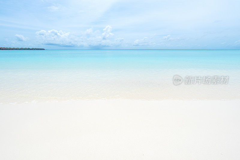 绿松石海与沙滩复制空间场景