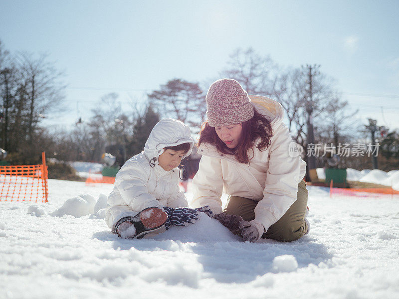 家庭堆雪人