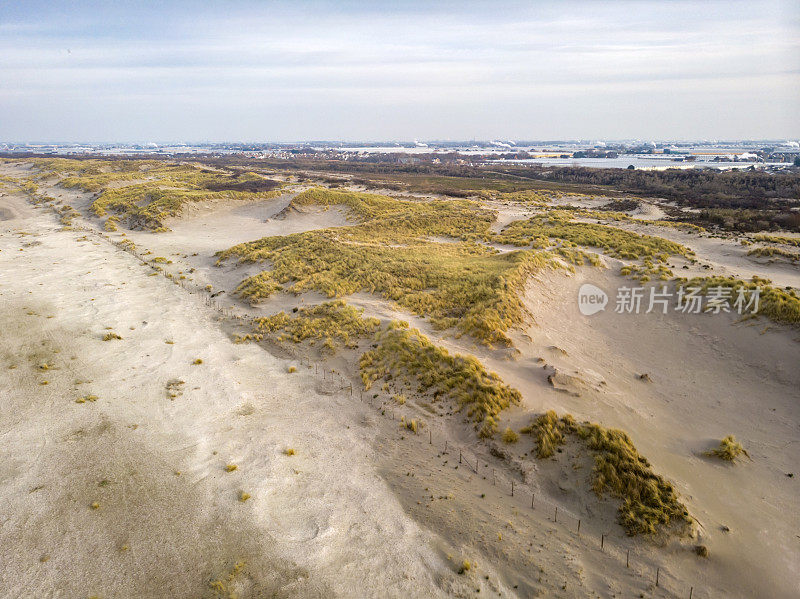 荷兰海牙附近海岸沙丘的鸟瞰图