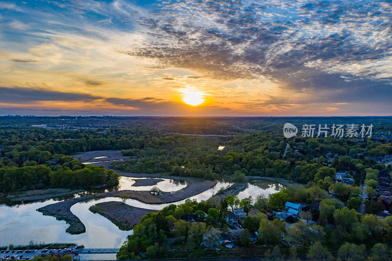 鸟瞰图胭脂国家城市公园和胭脂河，桅杆径，多伦多，加拿大