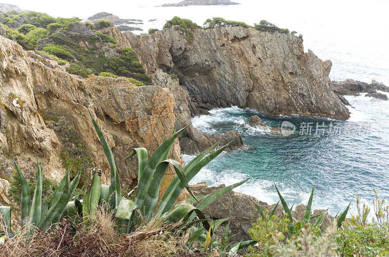 位于吉恩斯的地中海沿岸