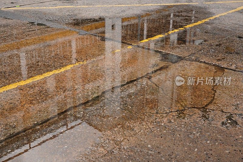 雨点过后道路被淹