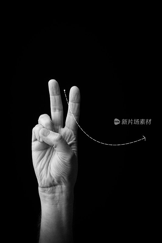 手演示日本手语字母“RI”或“有空格”