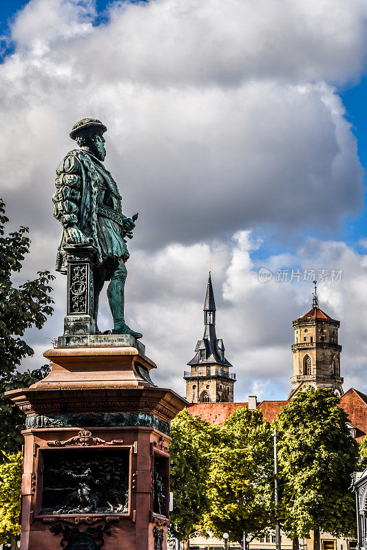 赫尔佐格·克里斯托弗·登克马尔雕像，德国斯图加特
