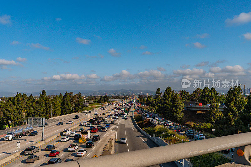 加州洛杉矶405号公路北上的交通