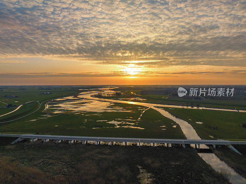 艾瑟尔和里韦迪普春季日落全景鸟瞰图