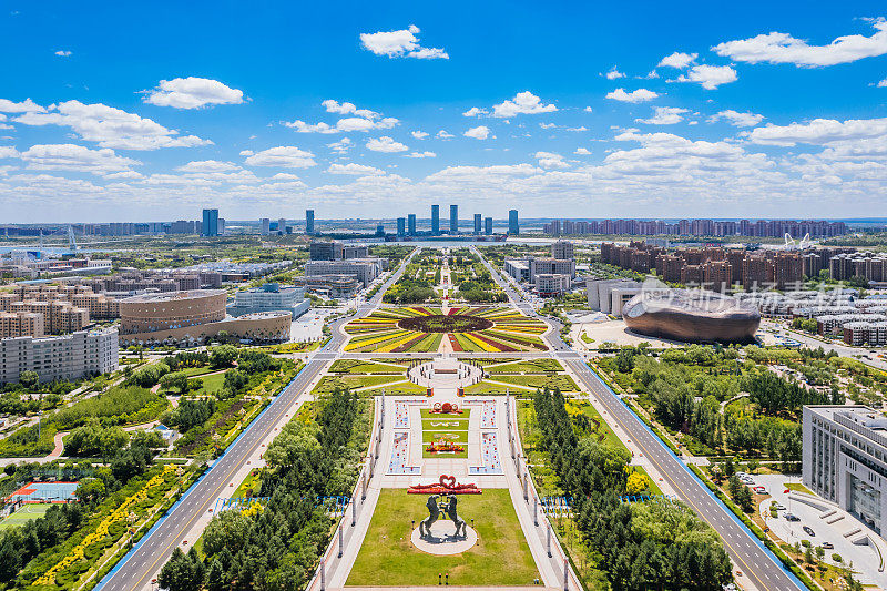 中国内蒙古鄂尔多斯康巴什成吉思汗广场航拍照片