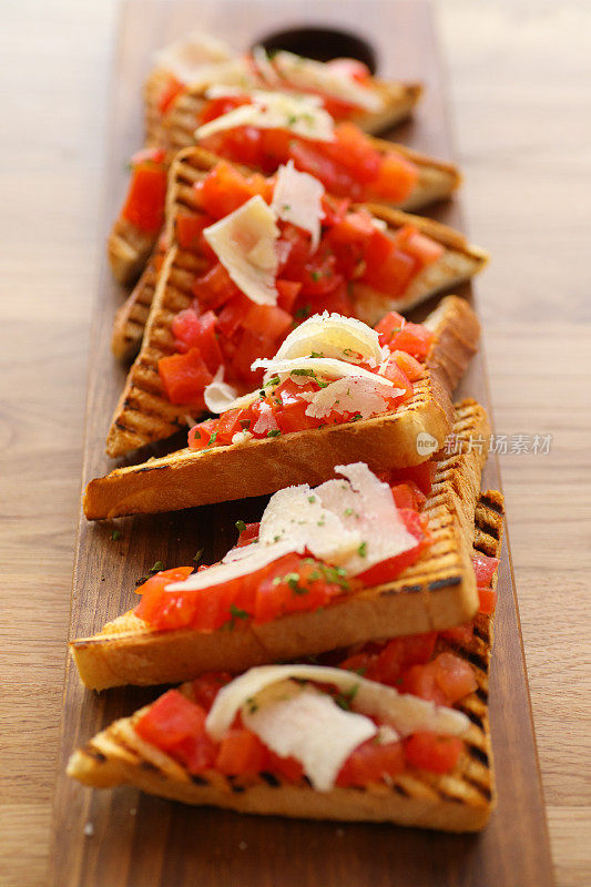 Bruschetta。