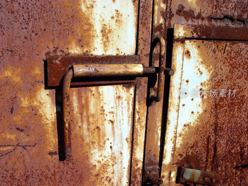 生锈的门锁