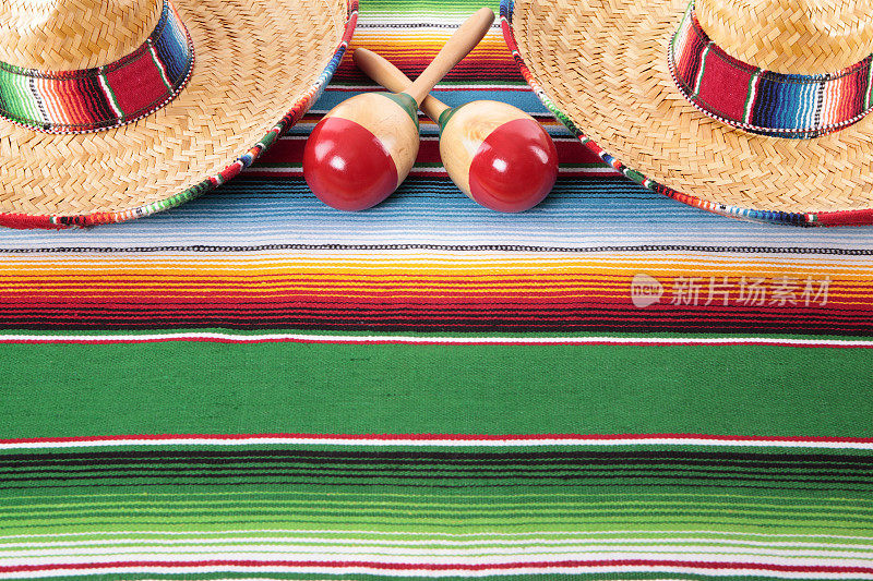 墨西哥毛毯，两顶宽边帽