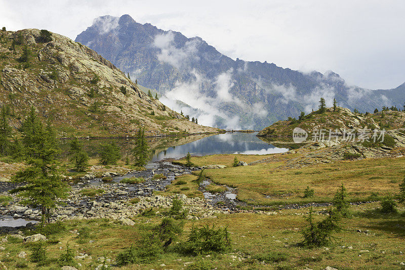 高山湖泊