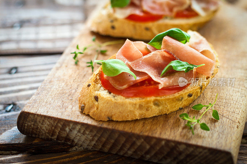 火腿Bruschetta