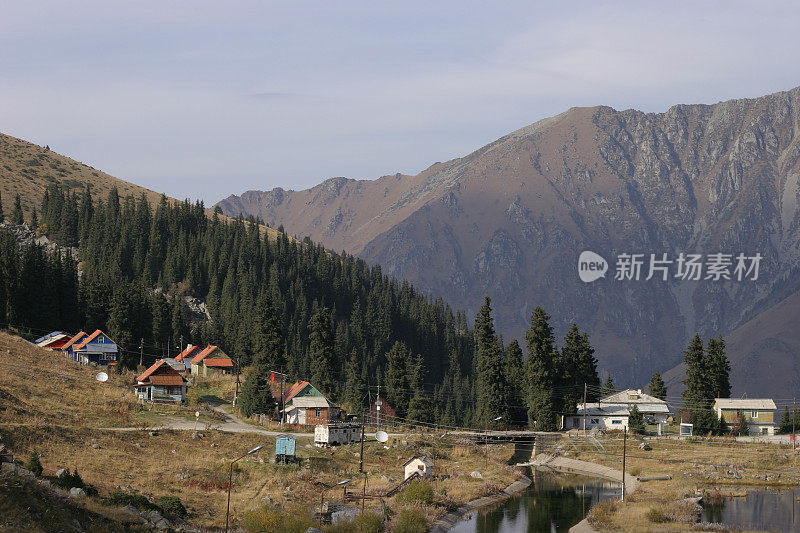 哈萨克斯坦的山村