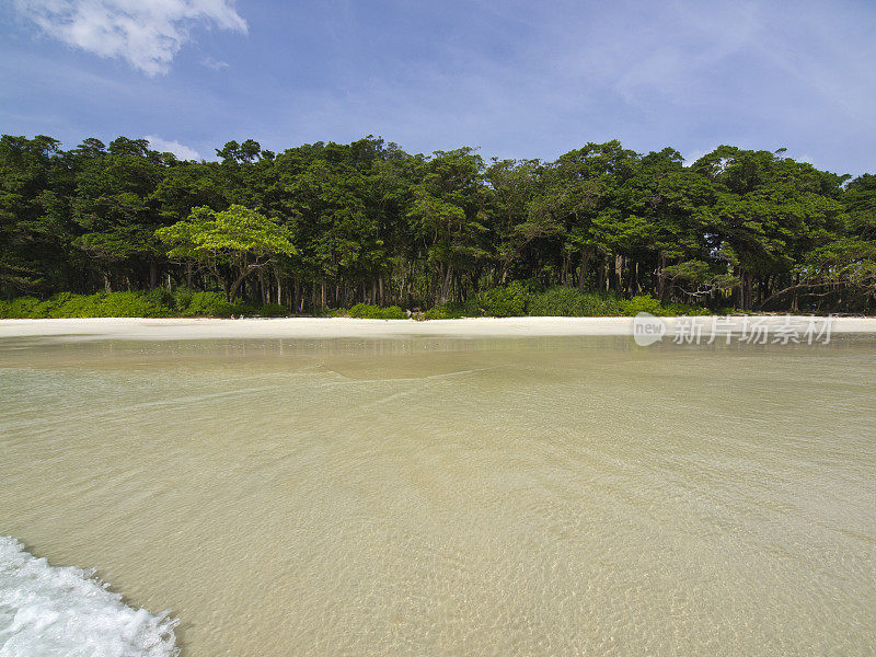 遮阳布岛海滩