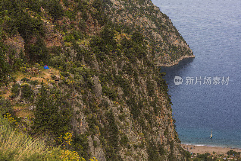 在地中海沿岸著名的度假胜地克莱贝克谷的帐篷露营地，靠近费提耶穆格拉土耳其
