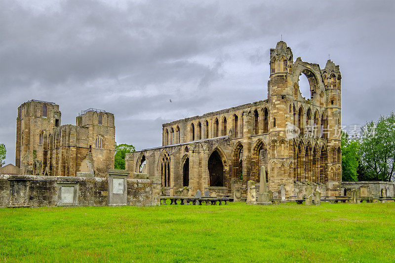 埃尔金大教堂位于苏格兰东北部，是一座建于1224年的中世纪建筑的历史遗迹。
