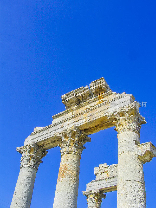 土耳其梅尔辛的罗马神殿(也被称为乌珠珠布尔克)