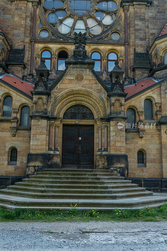 位于德累斯顿的加尼松教堂(Garnisonkirche)看起来像一座中世纪童话般的城堡