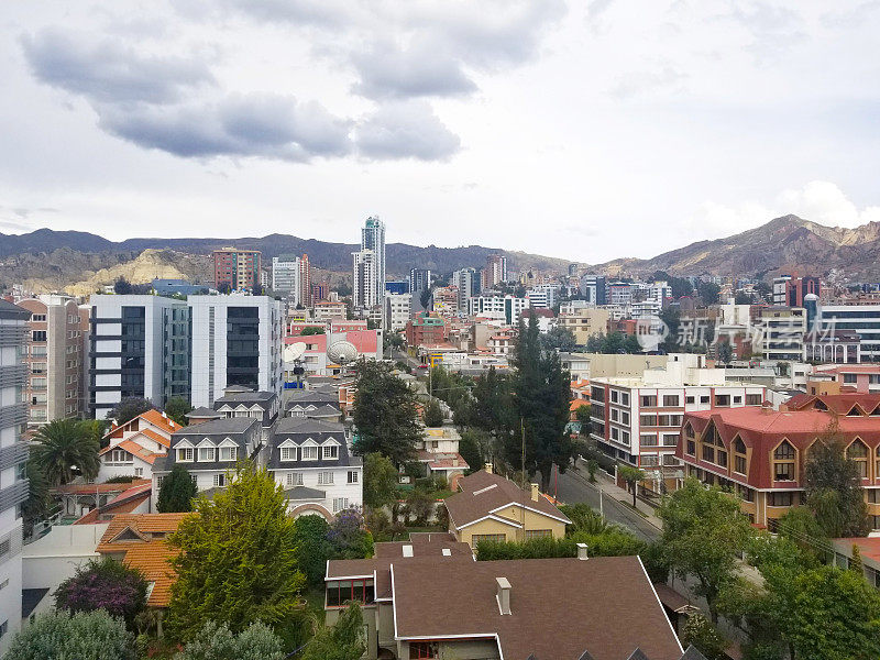 鸟瞰图拉巴斯，玻利维亚。城市的南部。
