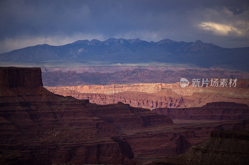 阳光和风暴在拉萨尔山脉和峡谷地国家公园