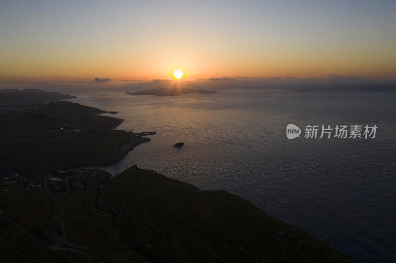 海上日出-马耳他，戈佐和科米诺。无人机空中拍摄