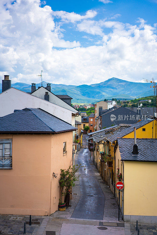 西班牙庞费拉达的街景