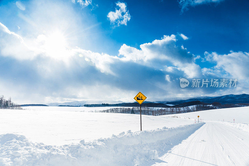 日本北海道结冰的道路