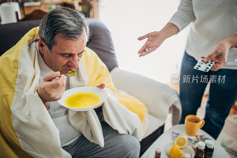 一个感染了病毒的病人在家