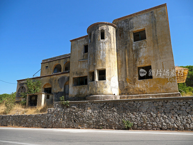 意大利埃莱乌萨村疗养院废弃建筑(希腊罗德岛)