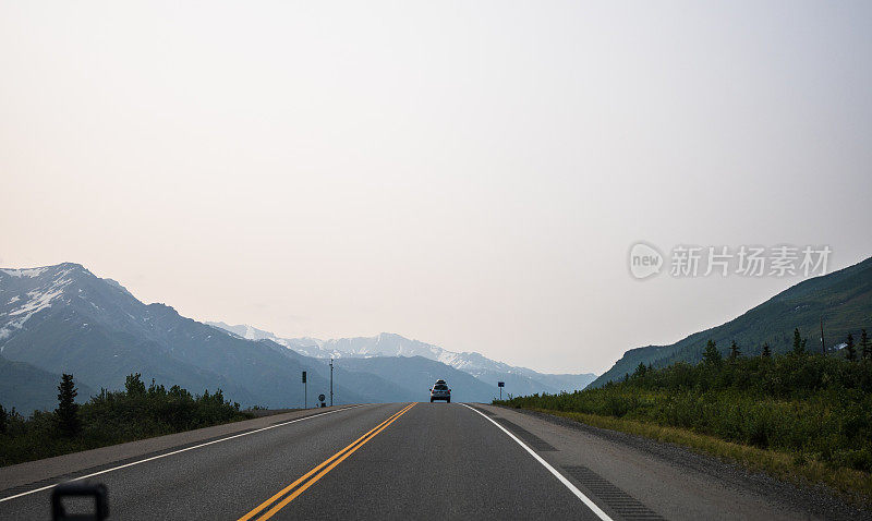 加拿大北极圈的乡村公路