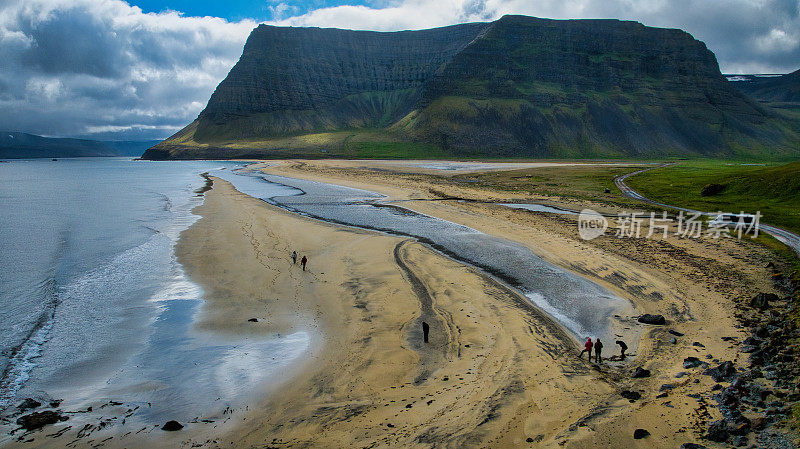 冰岛令人惊叹的火山海滩