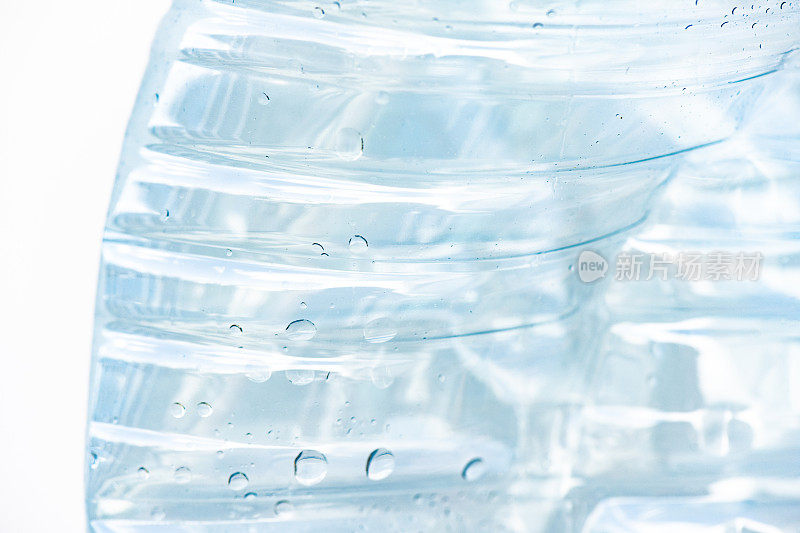 空塑料水瓶的照片