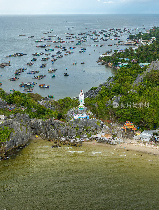 鸟瞰越南西南海岸的渔民渔村，江省Nghe岛