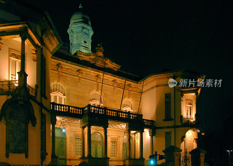 夜晚的新盖亚市政厅——葡萄牙波尔图区
