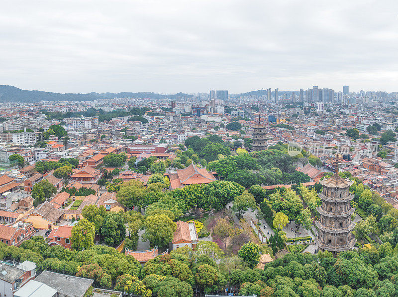 中国福建省泉州市历城区泉州西街及开元寺航拍图