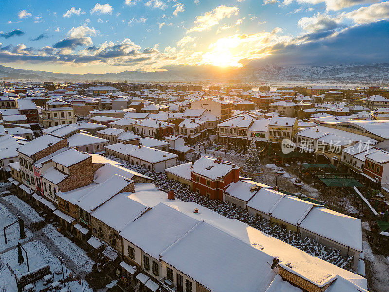 下雪的科帕拉扎集市