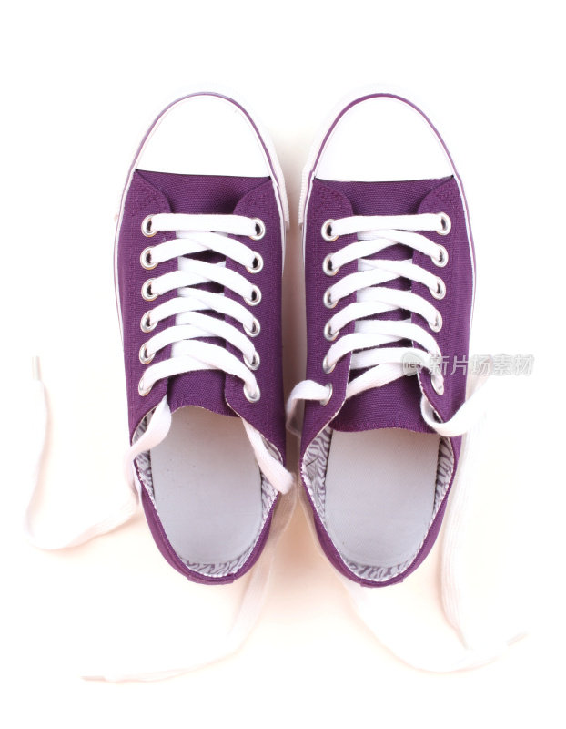 紫色的帆布鞋