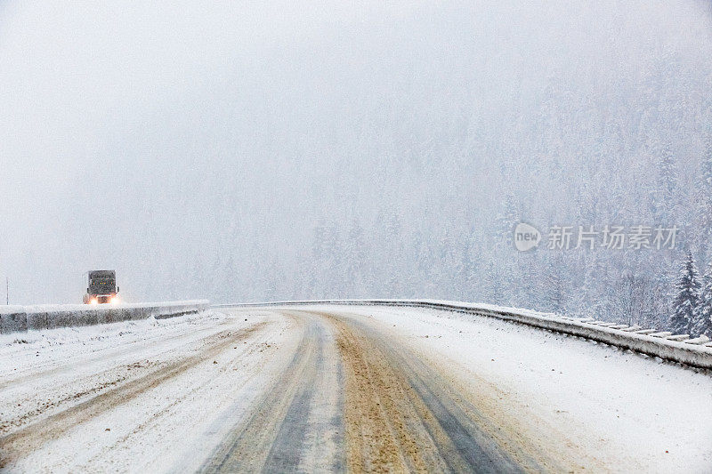 冬季驾驶-冰雪高速公路山口