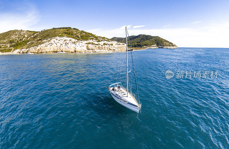 帆船海上鸟瞰天山抄写空间