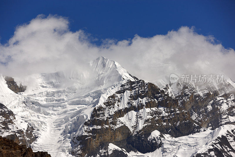 珠穆朗玛峰。安纳普尔纳峰。道拉吉里。Lhotse。尼泊尔的动机