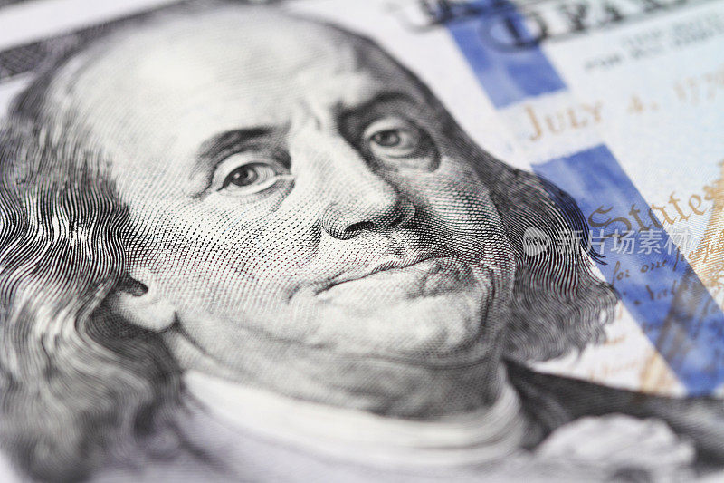 本·富兰克林在100美元钞票上的特写