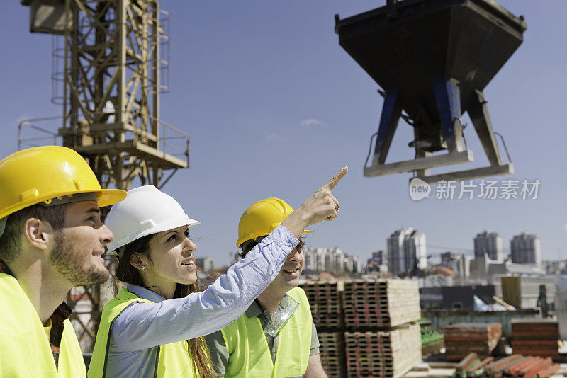 建筑师与建筑工人