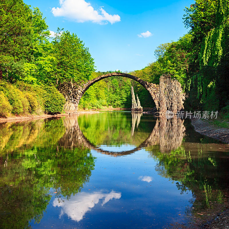 德国Kromlau拱桥(Rakotzbrucke)