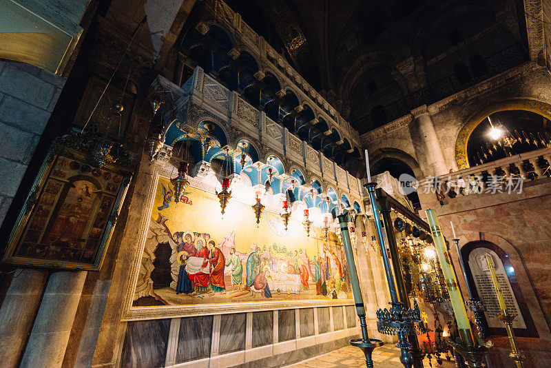 前往以色列，探索耶路撒冷圣墓教堂内部的美丽